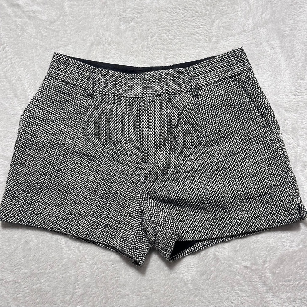 BANANA REPUBLIC Shorts 100% Cotton high waist black and white Size 0